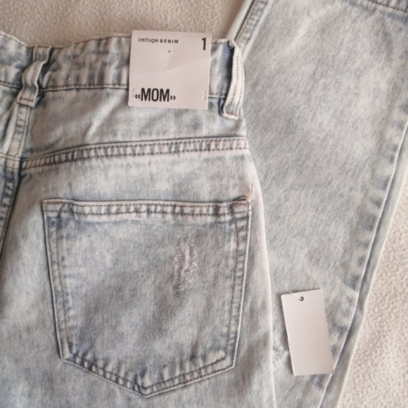 Urban Planet Refuge Denim Vintage High Rise Distressed Light Wash Mom Jeans - Picture 9 of 12